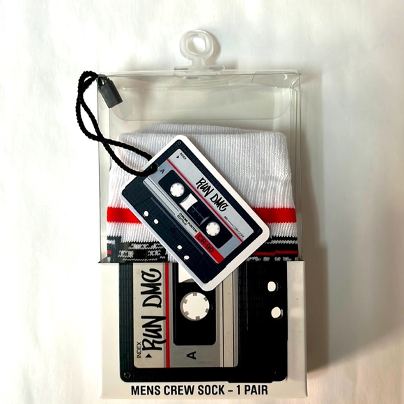 Men’s Christmas Socks Gift Holiday Party Stocking Stuffer Retro Music RUN DMC - Picture 2 of 6